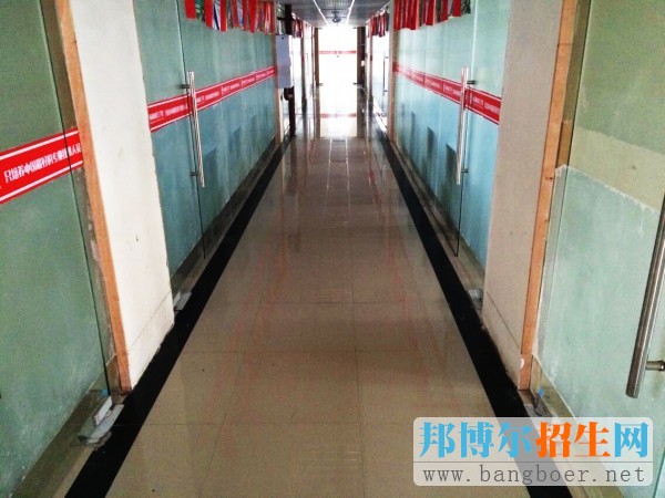 重慶市西城技工學校招生辦聯系電話