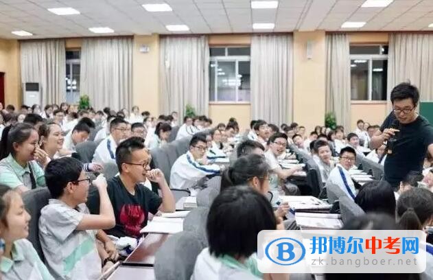 電子科技大學實驗中學學長領跑，助力成長