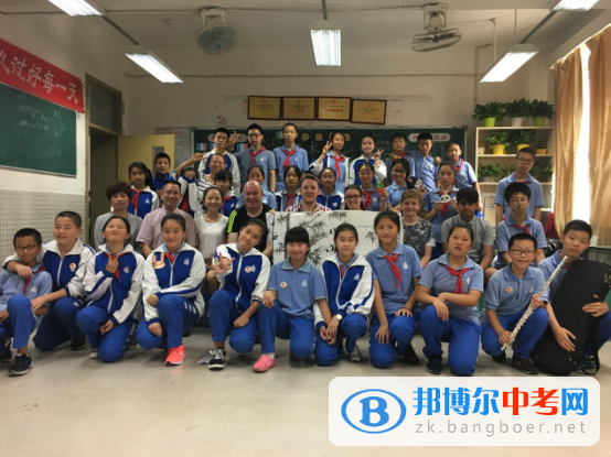 綠茵場上縱意馳騁，中英兩校各展風采 ——石室錦城“中英校際連線”活動日