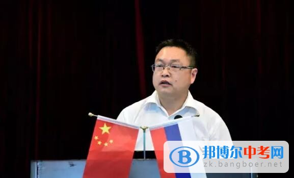 俄羅斯高校代表團訪問新都一中