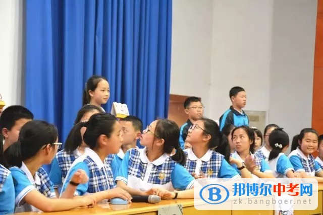 成都新世紀外國語學校初一年級舉辦中國詩詞大賽活動