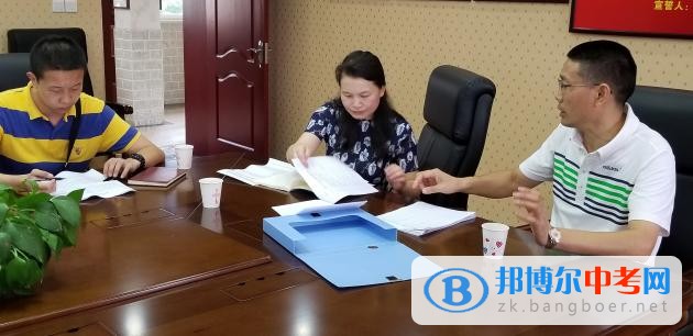 區委組織部督查四川省雙流縣中心中學微黨校建設工作