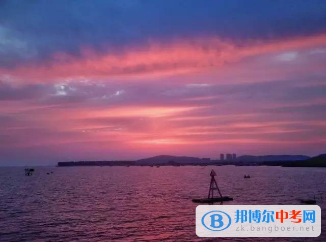 資中縣球溪高級中學決定你一生的，并不是高考的分數h
