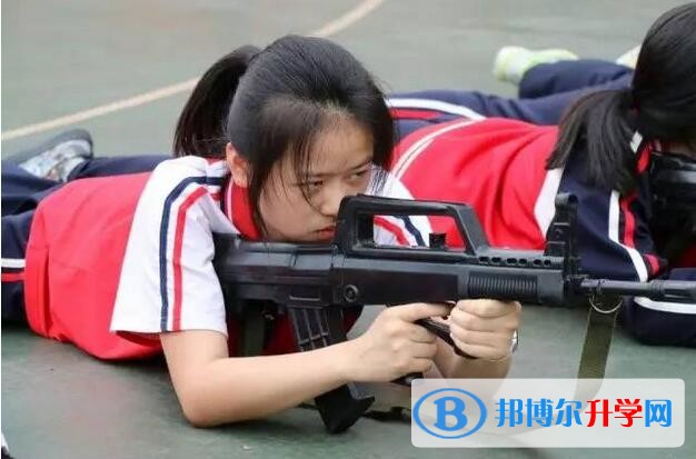 【中學部】雛鷹特訓，少年榜樣，中國力量——中學部開展國防教育進校園活動