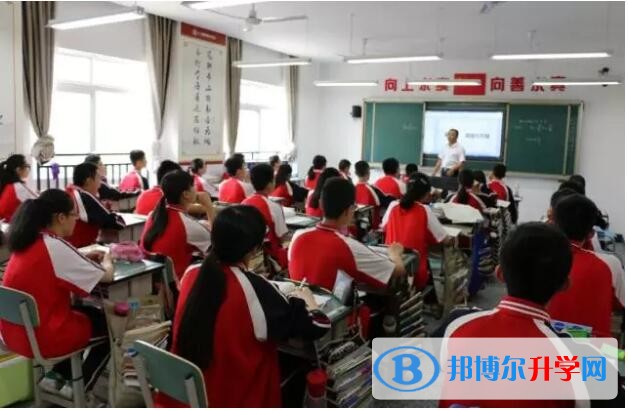 【中學部】兩校同交流，攜手傳佳話——北京大學南寧附屬實驗學校與我校高中教師共辦教