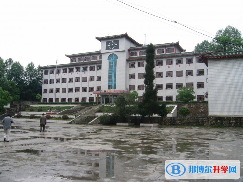 貴州省江口縣民族中學招生辦聯系電話