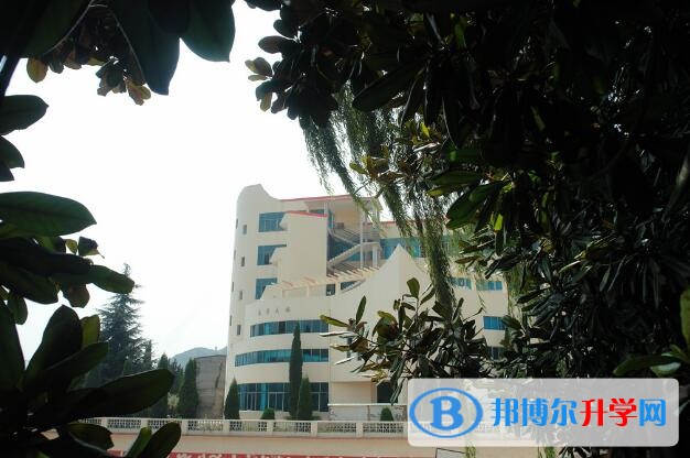 六盤水市第九中學招生辦聯系電話
