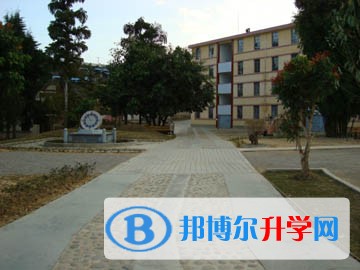 保山市隆陽區壩灣民族中學2018年招生計劃