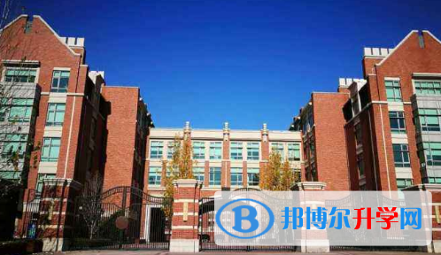 北京德威國際學校網站網址 