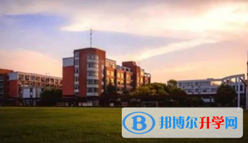 華師大二附中-瑞士萊蒙尼亞IB課程班2023年學費、收費多少