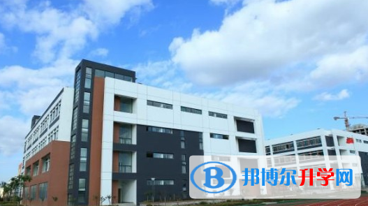 濰坊德潤國際雙語學校初中部2020年報名條件、招生要求、招生對象