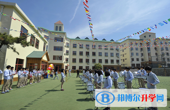 青島銀河學校初中部2020年報名條件、招生要求、招生對象