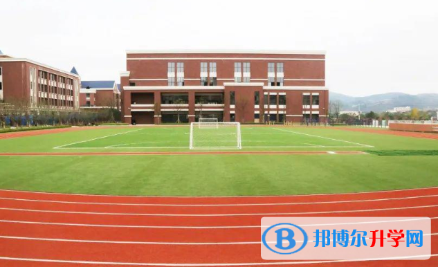 貴陽樂灣國際學校初中部2020年學費、收費多少