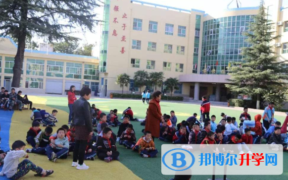 西安臨潼華樂學校初中部2020年學費、收費多少