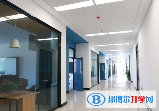 青島格蘭德中學國際部明霞路校區怎么樣、好不好