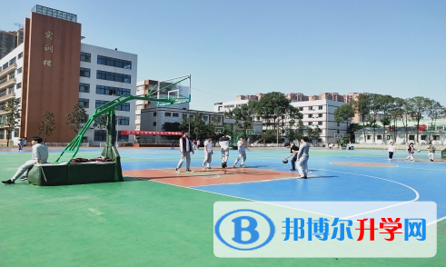 四川省榮縣第一中學校2021年報名條件、招生要求、招生對象 
