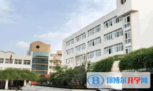 四川省成都列五中學2022年學費、收費多少