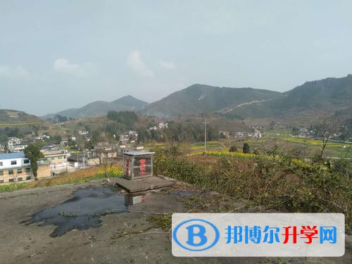 開陽縣楠木渡鎮中學2021年報名條件、招生要求、招生對象