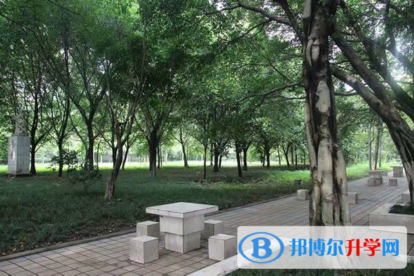 重慶市南川區第一中學2021年學費、收費多少