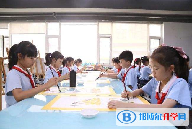 美中美育美國高中上海校區2023年入學條件