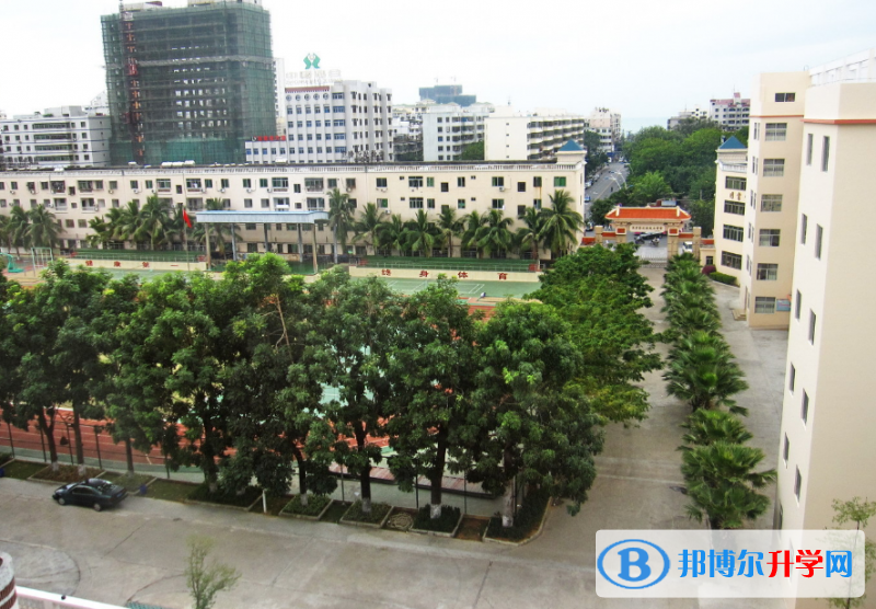 2023三亞市第二中學多少錢(學費明細)