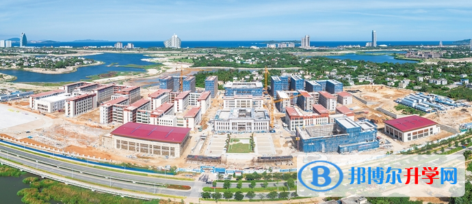 中國人民大學附屬中學三亞學校地址在哪里，哪個地區，哪個城市?