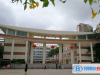 2025?？谥袑W多少錢(學費明細)