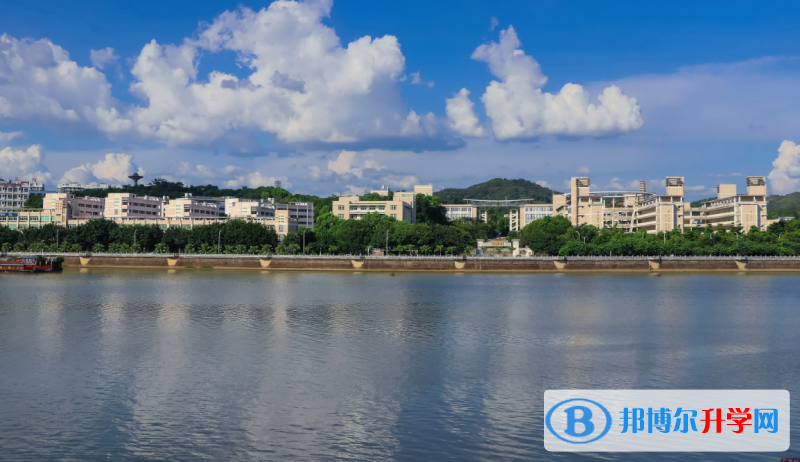 梅州市梅縣東山中學地址，乘車路線