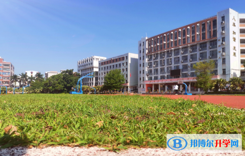 汕頭市六都中學地址，乘車路線