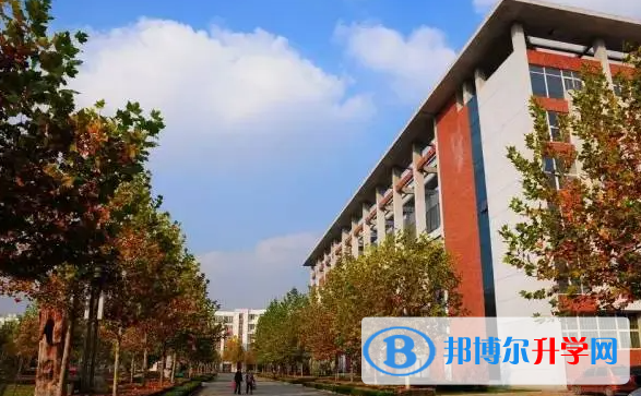 任丘市第一中學地址，乘車路線
