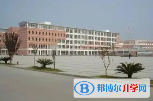 南縣一中地址，乘車路線