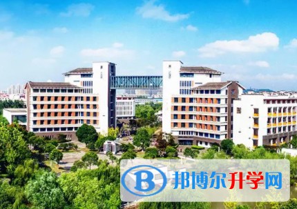 江蘇省江陰高級中學怎么樣、好不好