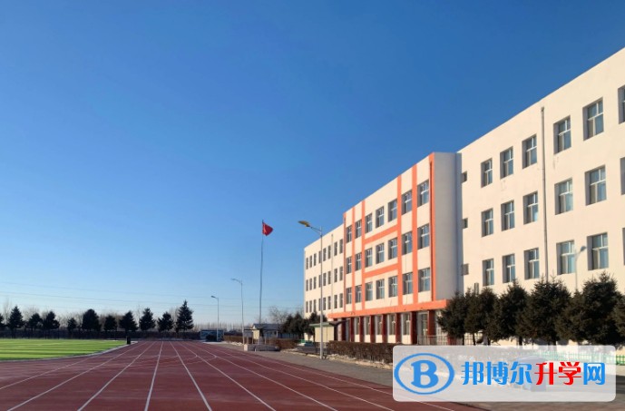 富?？h第三中學地址，乘車路線