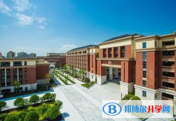 重慶市第八中學校(沙坪壩校區)地址，乘車路線