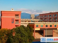 郫都嘉祥高中地址，乘車路線